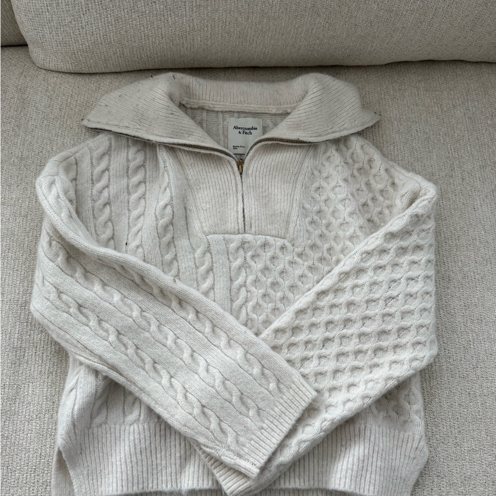 Abercrombie & Fitch Off-White Knit Sweater